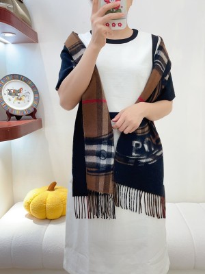 Streetwear Scarf Burberry 328789 SIZE:30*180cm