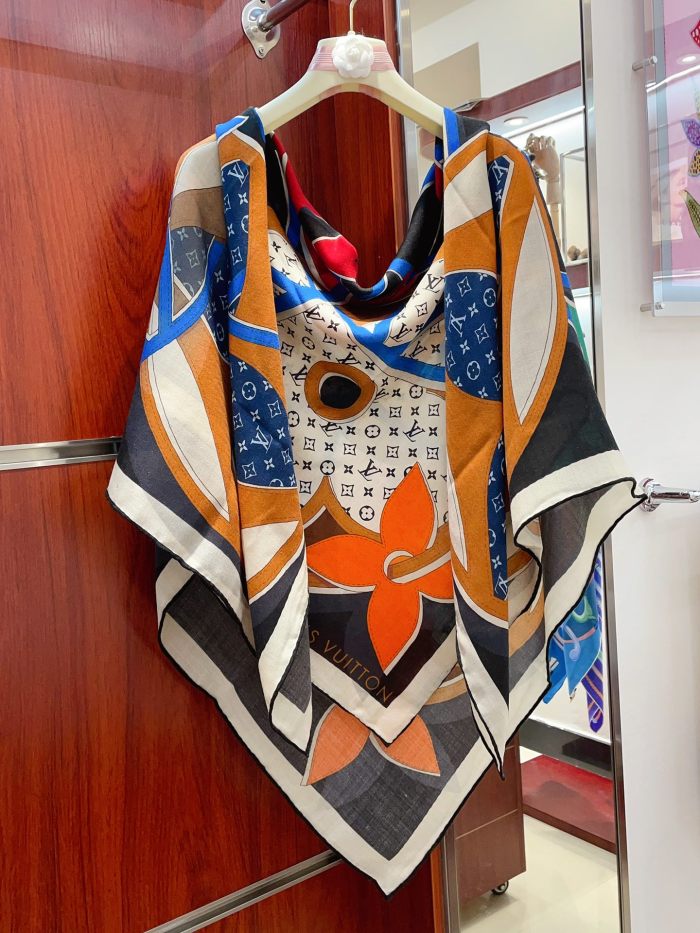 Streetwear Scarf LV 328779 SIZE:135*135cm