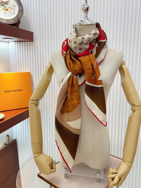 Streetwear Scarf LV 328778 SIZE:135*135cm