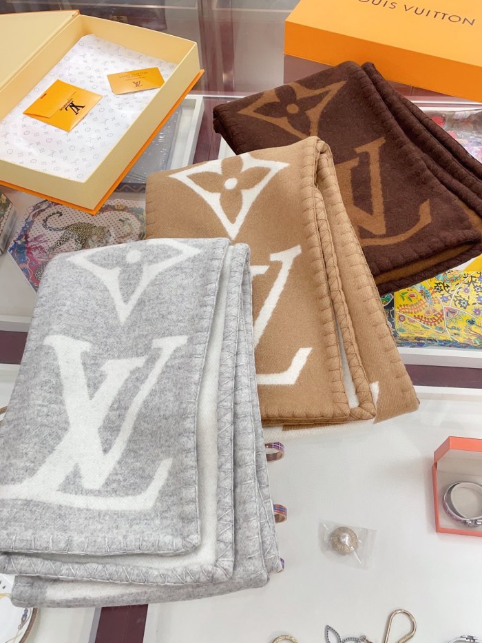 Streetwear Scarf LV 328764 SIZE: 240*26cm