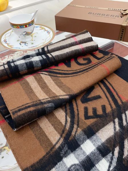 Streetwear Scarf Burberry 328789 SIZE:30*180cm