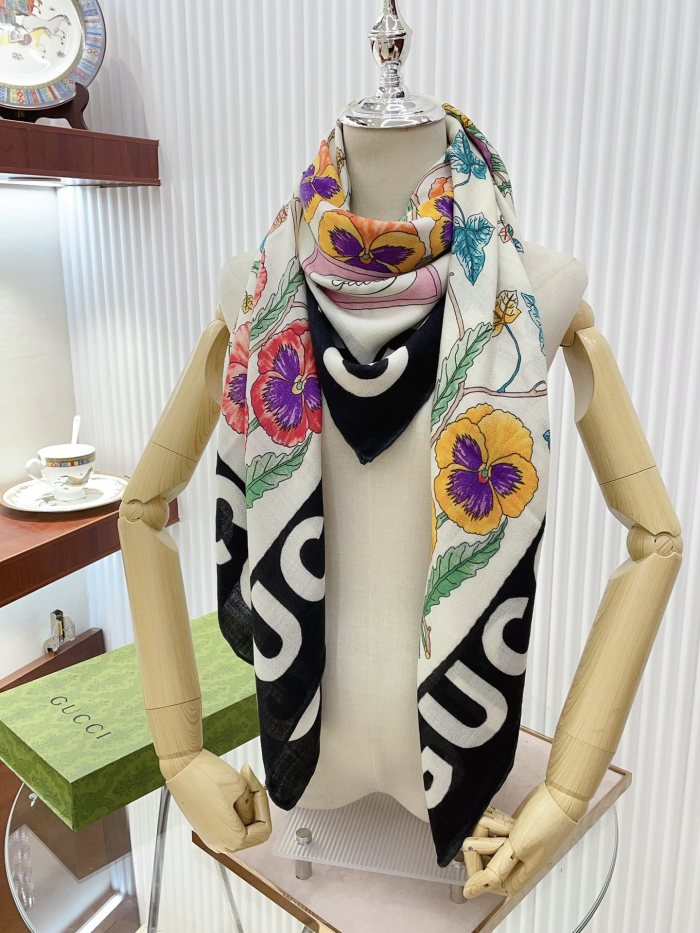 Streetwear Scarf GUCCI 328777 SIZE:140*140.cm
