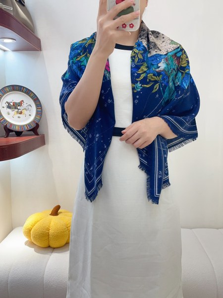 Streetwear Scarf Dior 328755 SIZE:110:110cm