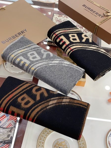 Streetwear Scarf Burberry 328789 SIZE:30*180cm