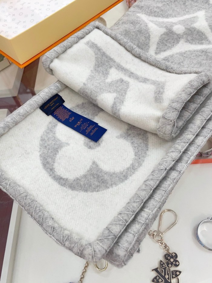 Streetwear Scarf LV 328764 SIZE: 240*26cm