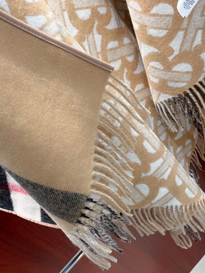 Streetwear Scarf BURBERRY 328751