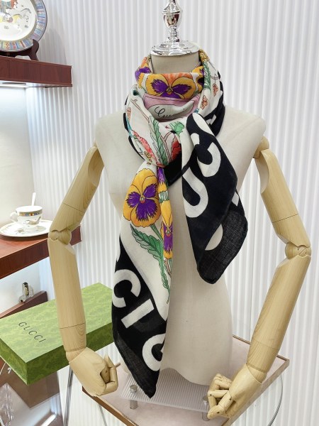 Streetwear Scarf GUCCI 328777 SIZE:140*140.cm
