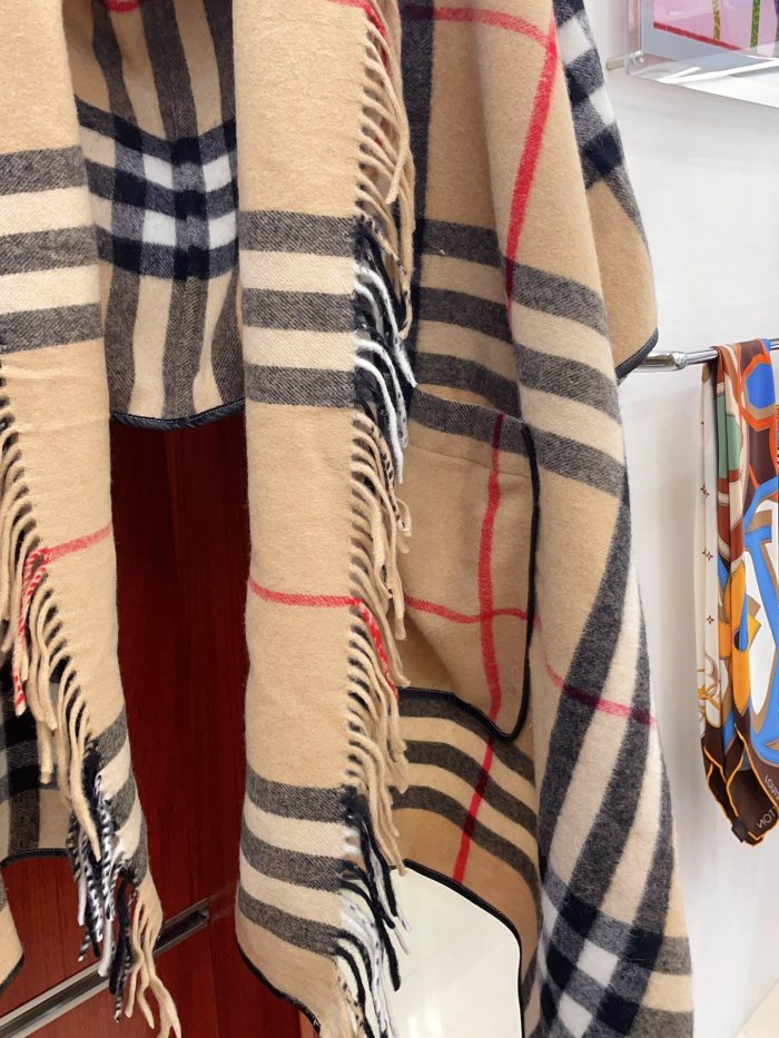 Streetwear Scarf BURBERRY  328784 SIZE:220*70cm