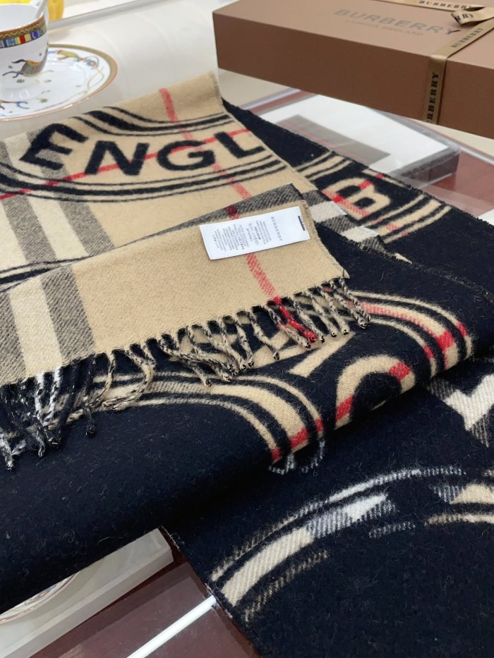Streetwear Scarf Burberry 328791 SIZE:30*180cm