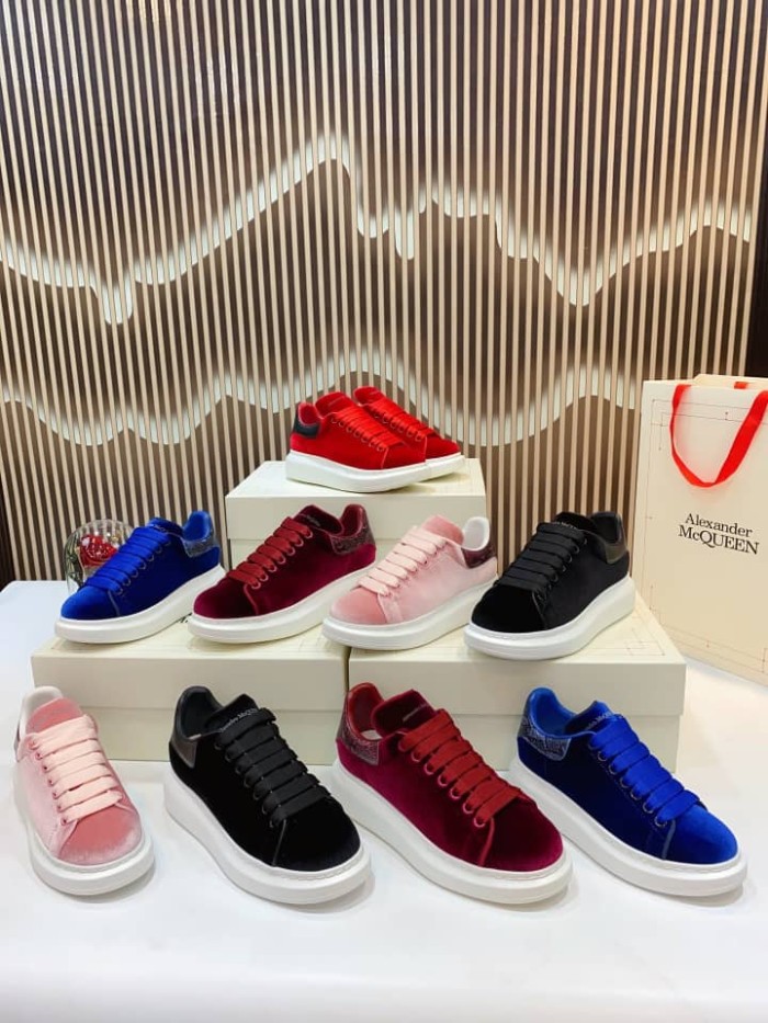 Alexander McQueen Oversized Smooth Black (Women's)