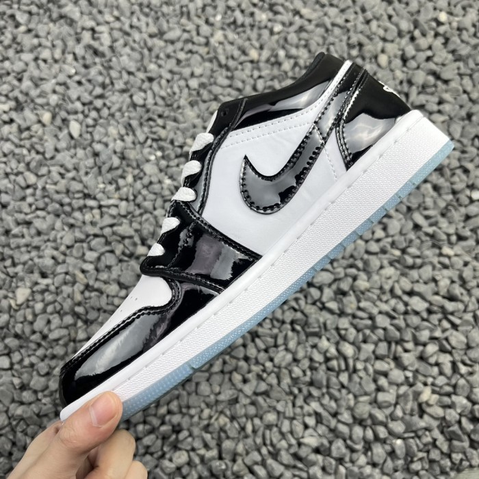 Jordan 1 Low SE Concord