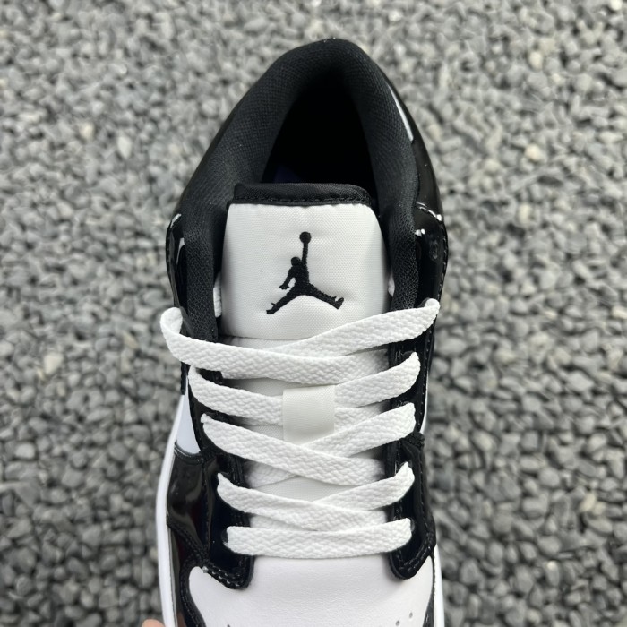 Jordan 1 Low SE Concord