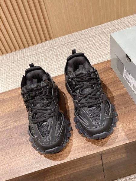 Balenciaga Track Clear Sole Black