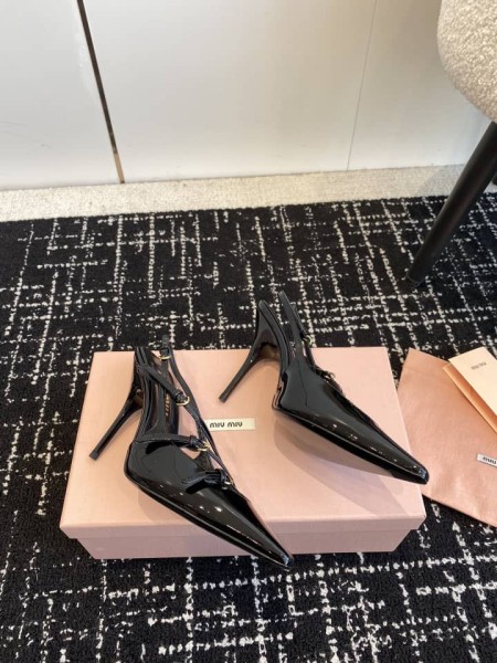 Miu Miu Patent leather slingbacks with buckles Black