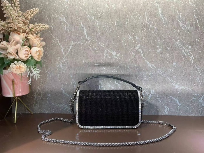 Handbag Valentino V0134 size 20*11*5 cm