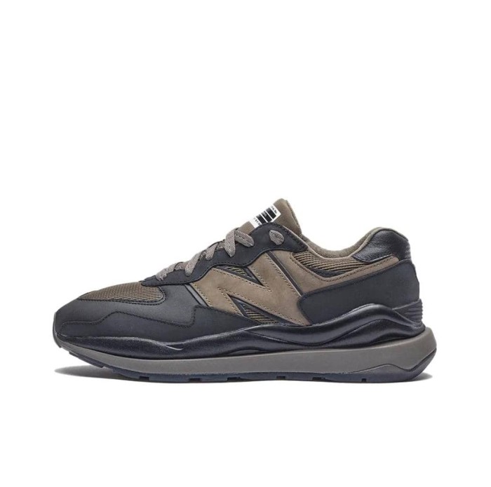 New Balance N.HOOLYWOOD x 5740 Black Light Brown