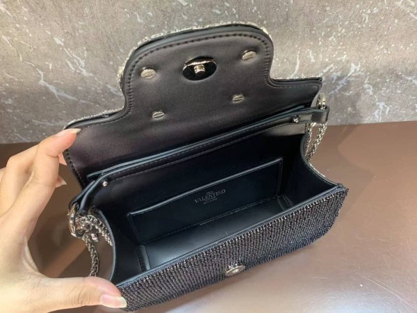Handbag Valentino V0134 size 20*11*5 cm