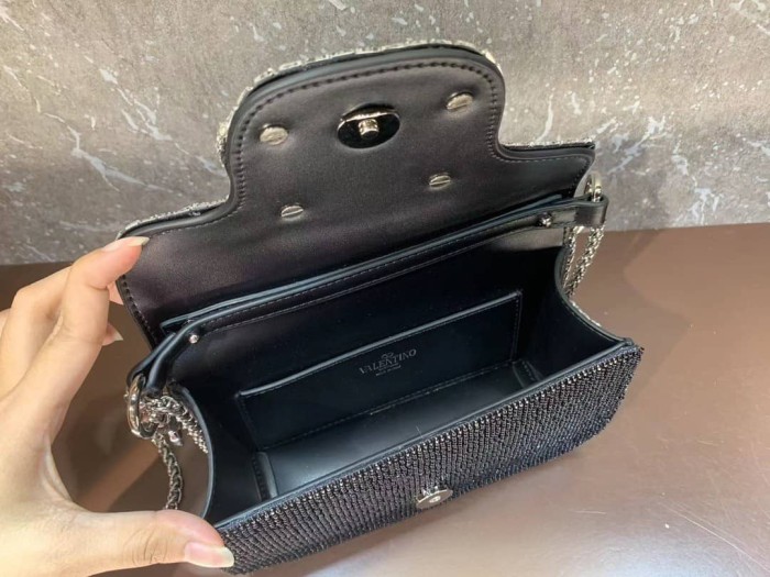 Handbag Valentino V0134 size 20*11*5 cm