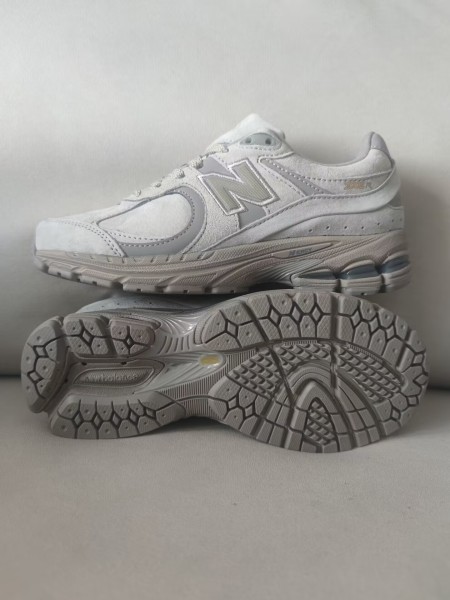 New Balance 2002R Deep Taupe