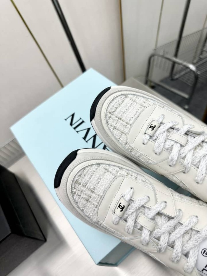 Chanel Wmns CC Logo Sneaker White Silver