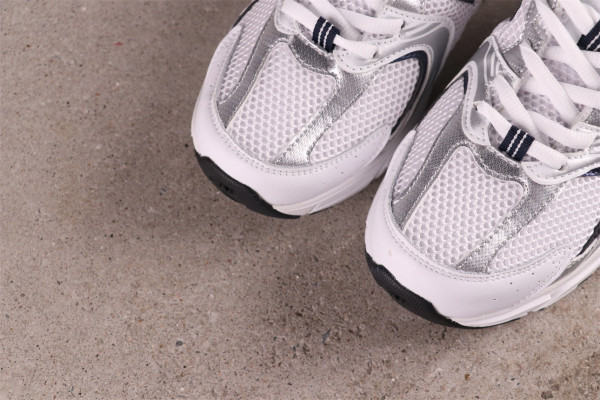 New Balance 530 White Silver Navy