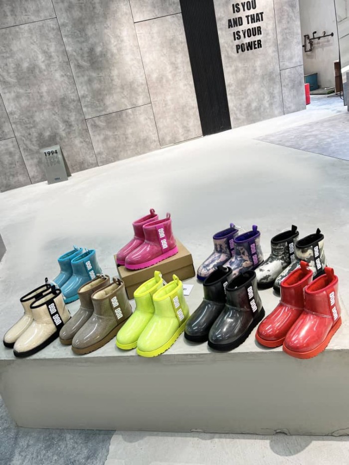 UGG Classic Clear Mini Boot Ribbon Red (Women's)