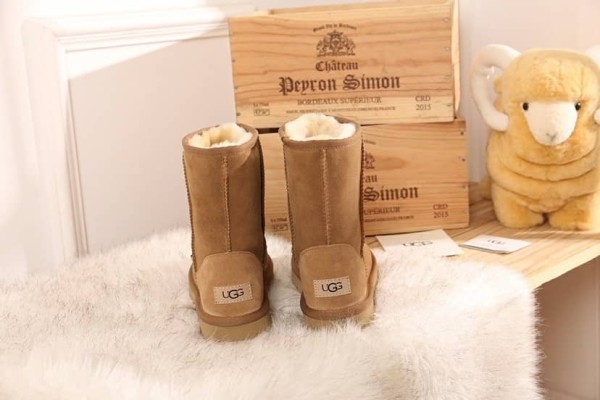 UGG Classic Short II Boot Chestnut (Women's)