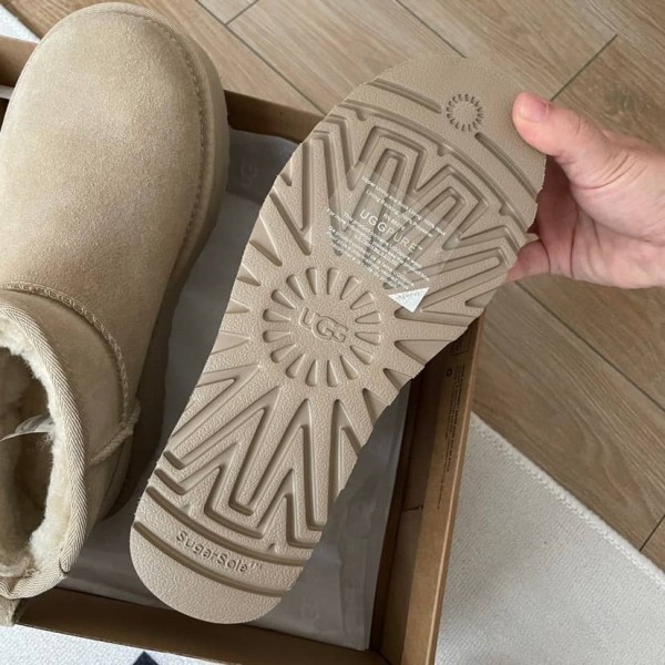 UGG Classic Ultra Mini Platform Boot Driftwood (Women's)