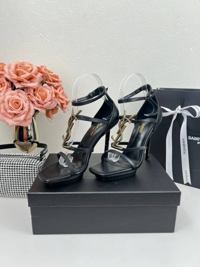 SAINT LAURENT CASSANDRA SANDALS IN PATENT LEATHER NOIR