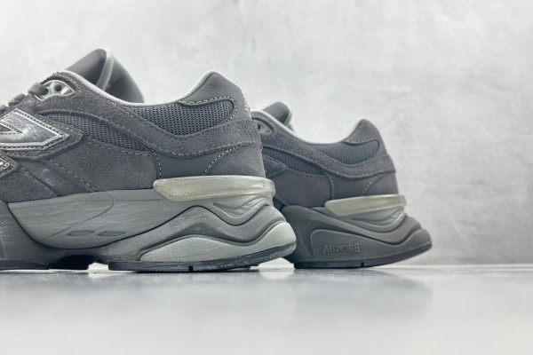 New Balance 9060 Magnet