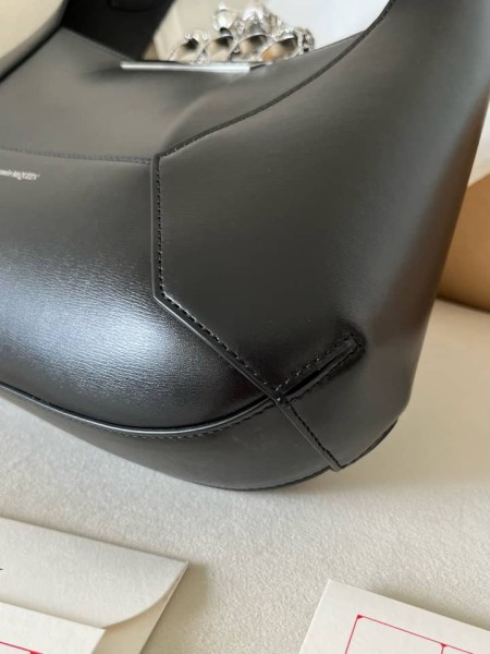 Handbag Alexander McQueen hobo size 20*12*8 cm size 30*18*7 cm