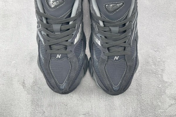 New Balance 9060 Magnet