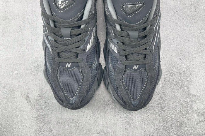 New Balance 9060 Magnet