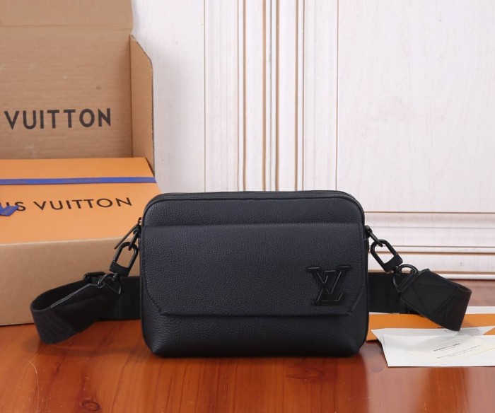 Handbag Louis Vuitton Fastline M22482 size 23.5*7*18 cm