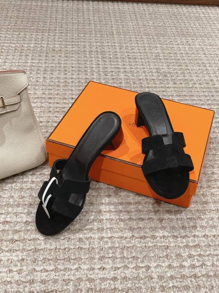 Hermès Oasis sandal Black leather sole