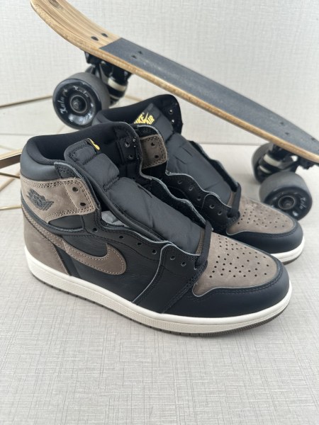 Jordan 1 Retro High OG Palomino