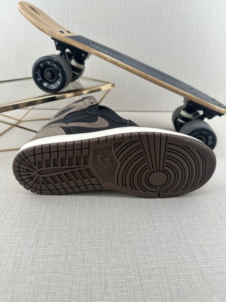 Jordan 1 Retro High OG Palomino