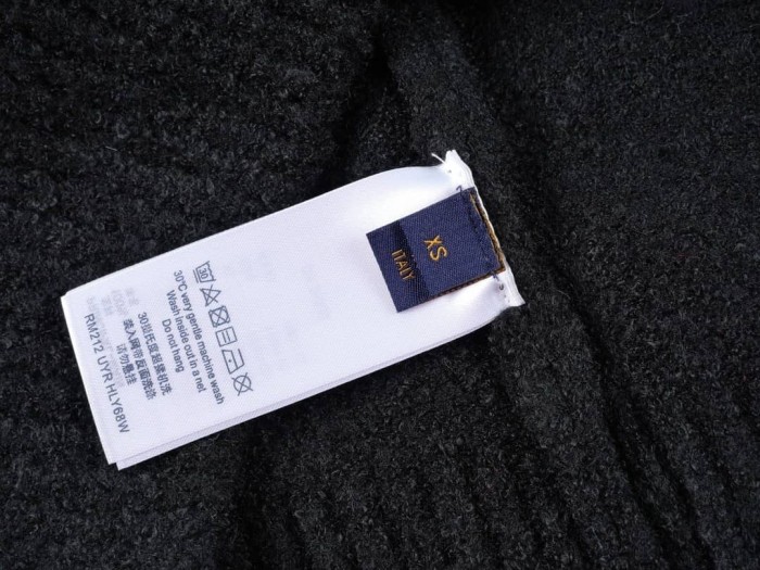 Clothes Louis Vuitton 1330