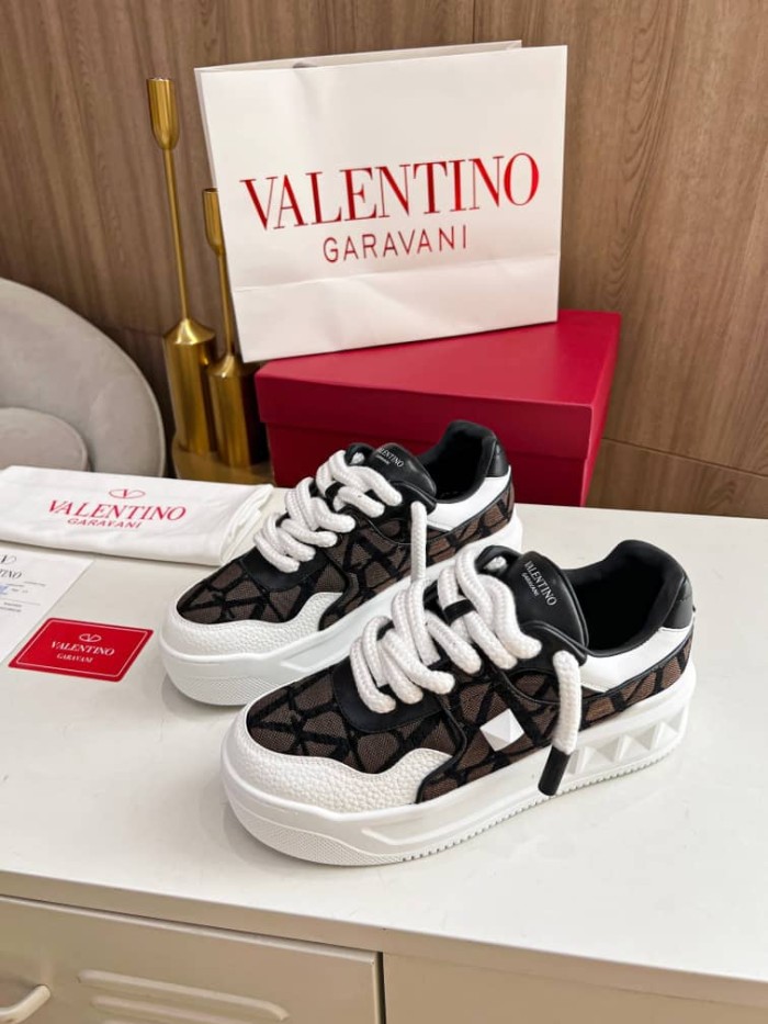 Valentino Garavani Low-Top One Stud XL sneakers 3Y2S0G37IFFKDC