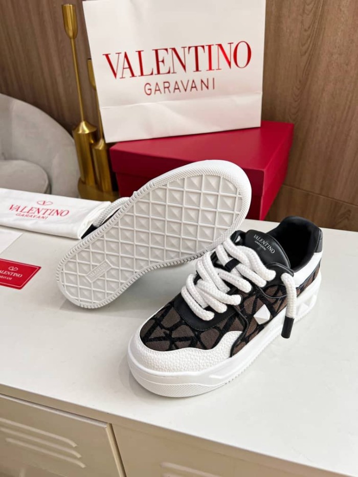 Valentino Garavani Low-Top One Stud XL sneakers 3Y2S0G37IFFKDC