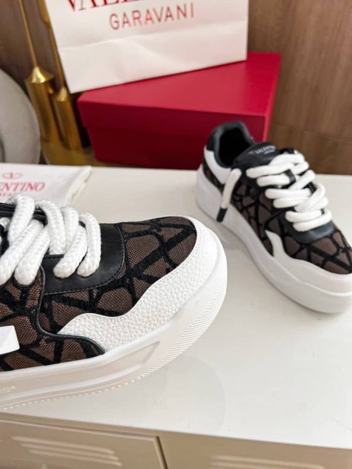 Valentino Garavani Low-Top One Stud XL sneakers 3Y2S0G37IFFKDC