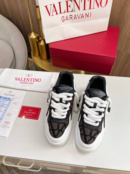 Valentino Garavani Low-Top One Stud XL sneakers 3Y2S0G37IFFKDC