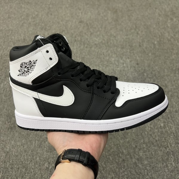 Jordan 1 Retro High OG Black White
