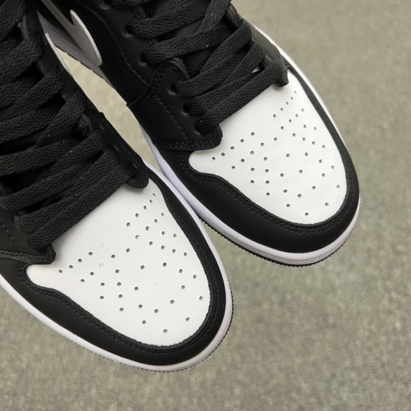 Jordan 1 Retro High OG Black White