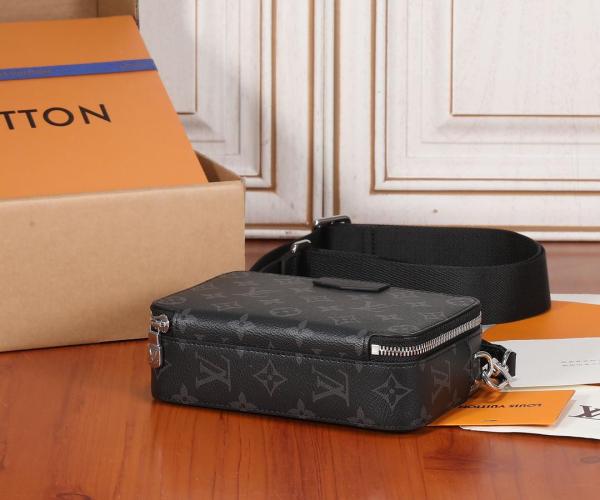 LOUIS VUITTON Alpha Cow Leather Wallets Shoulder Bag Crossbody Bag Regular Men's Black M81260 size 18.5*6.5*11 cm