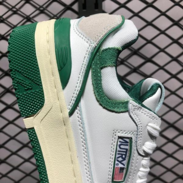AUTRY SNEAKERS MAN CLC SNEAKERS IN WHITE LEATHER AND GREEN