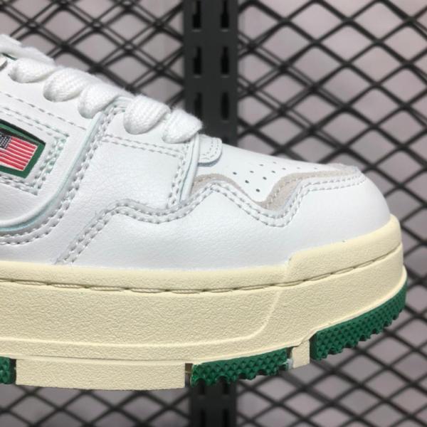 AUTRY SNEAKERS MAN CLC SNEAKERS IN WHITE LEATHER AND GREEN