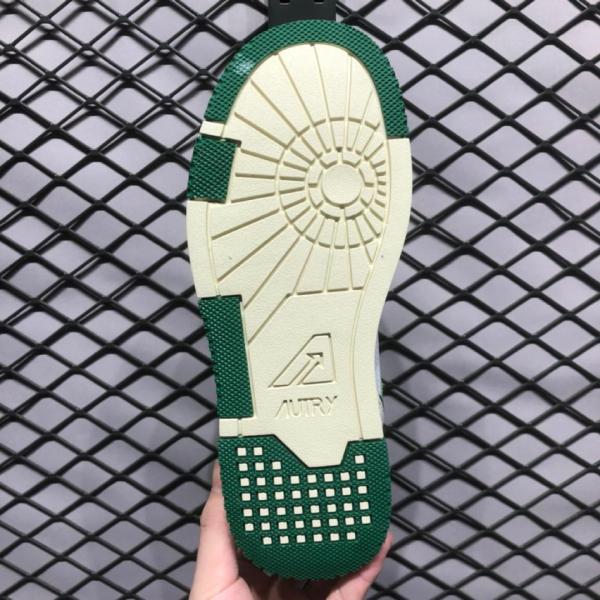 AUTRY SNEAKERS MAN CLC SNEAKERS IN WHITE LEATHER AND GREEN