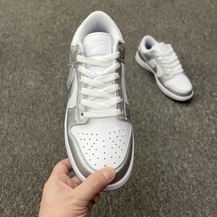 Nike Dunk Low Metallic Silver (Women's)