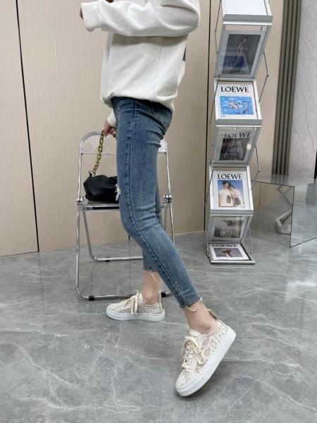 Chloe Lauren Lace Beige (Women's)